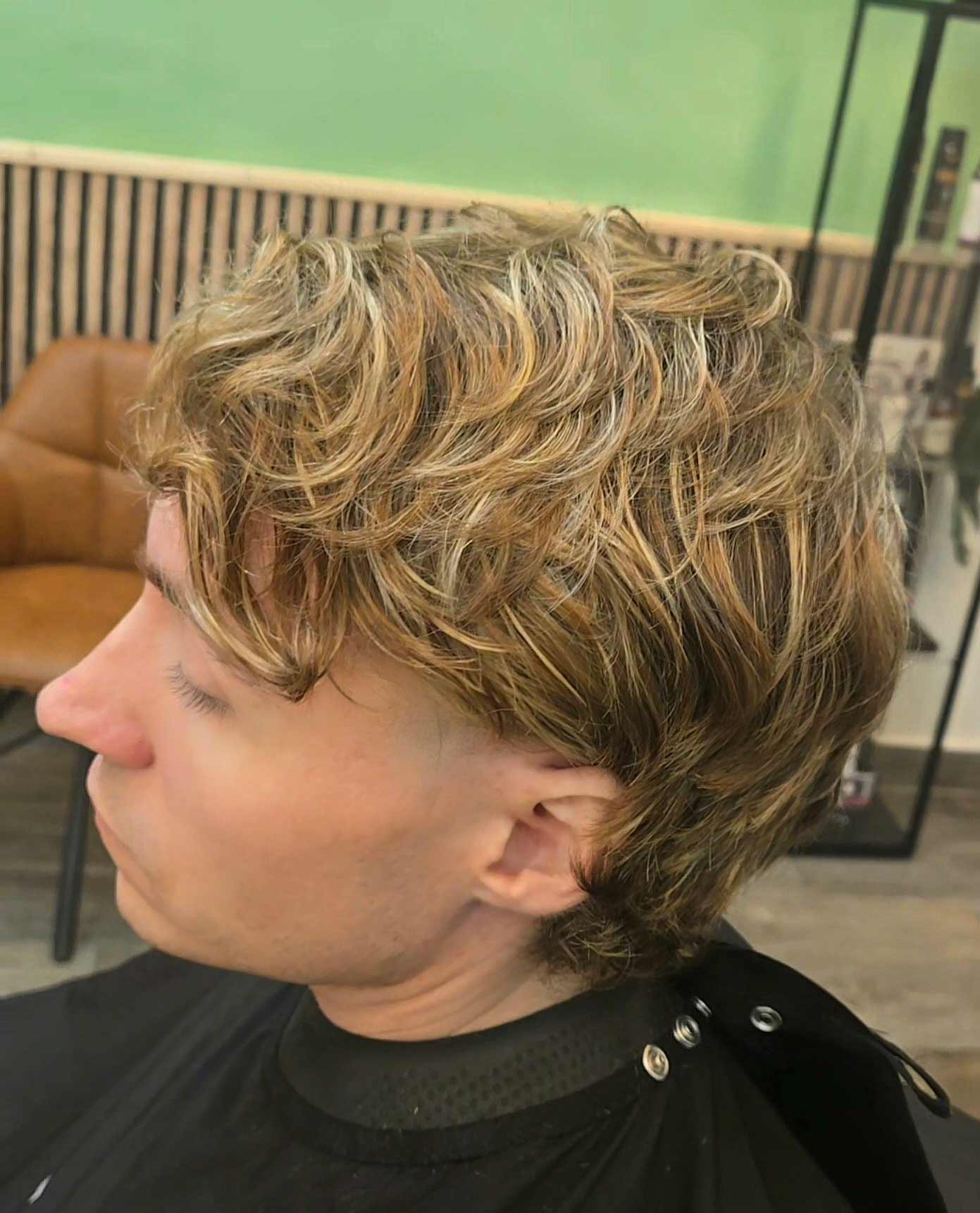 barberia-pelo-mechas-naturales