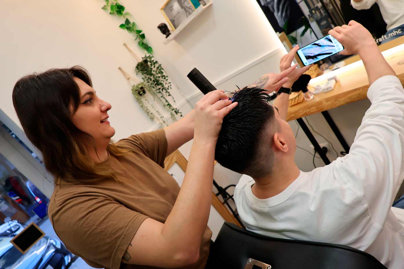 microcamara-cabello-barberias-madrid